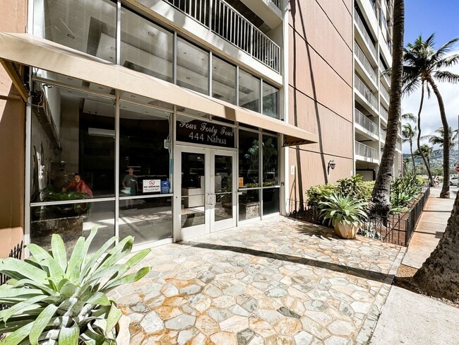 Building Photo - 444 Nahua St
