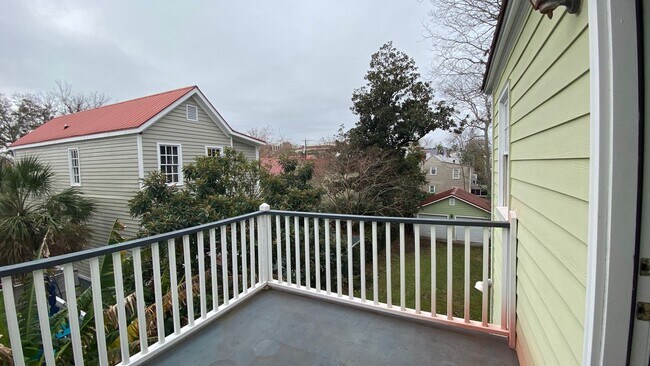 Building Photo - 3 Bedroom 2.5 Bath House in Radcliffeborough - Downtown Charleston
