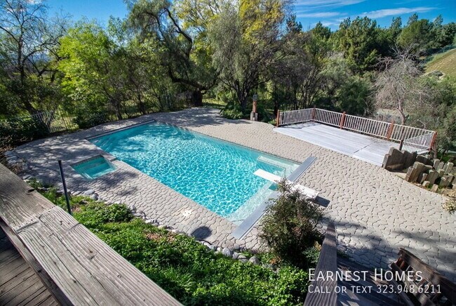 Building Photo - 11619 Lerdo Ave