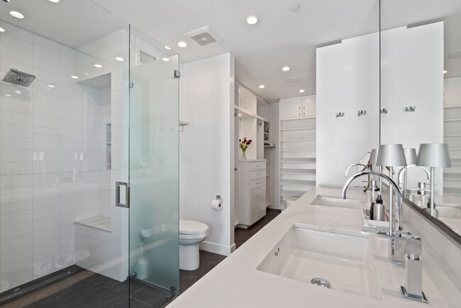 Building Photo - Recently Built, Fully Furnished, Custom Home w/ Amazing Indoor/Outdoor Living Space, Perched Abov...