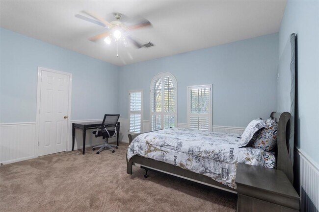Building Photo - 5803 Song Ridge Ct