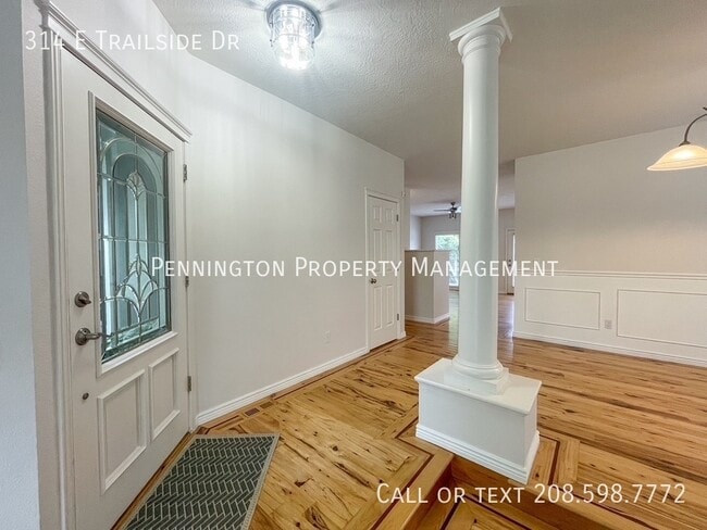 Building Photo - 314 E Trailside Dr