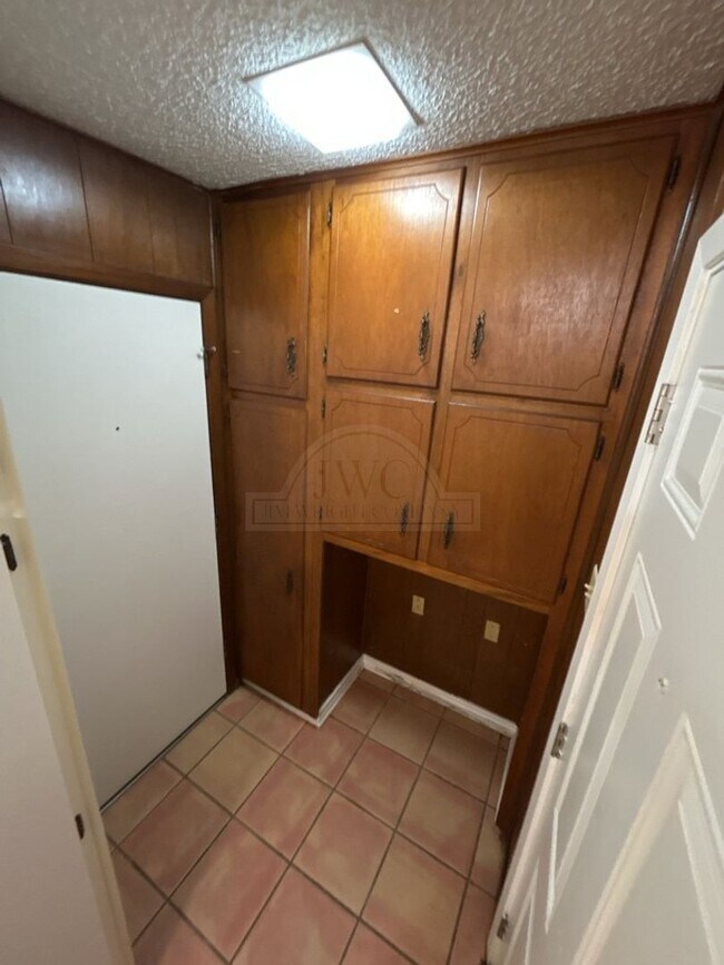 Building Photo - 3202 Brookbend Dr