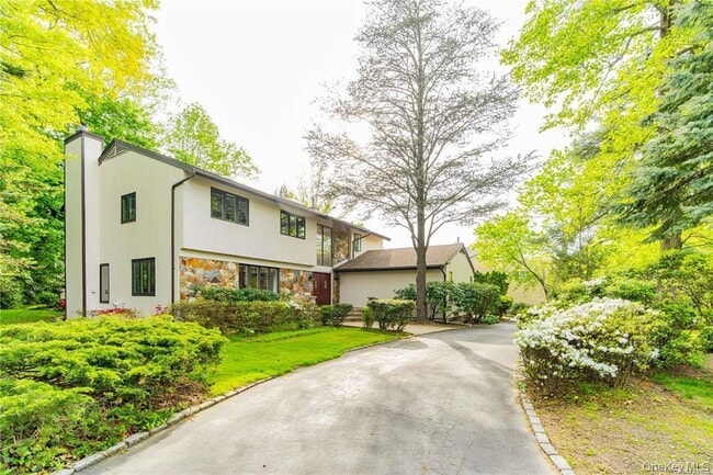 Primary Photo - 12 Bolton Dr