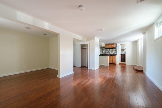 Building Photo - 1320 Mamaroneck Ave