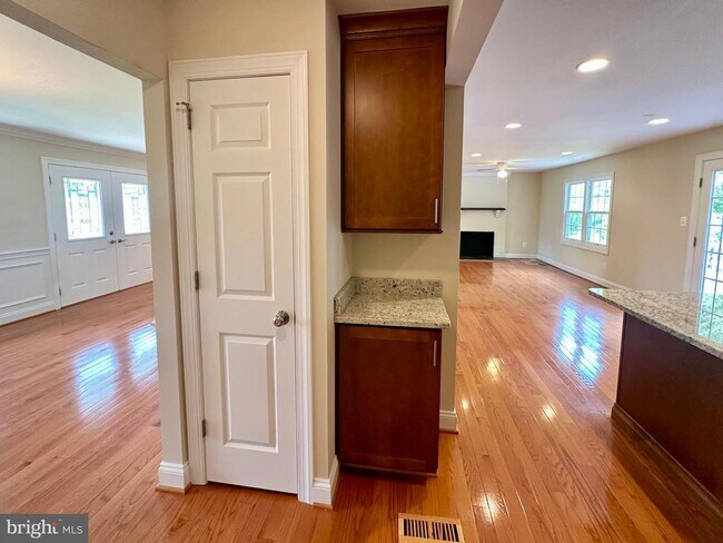 Building Photo - 1213 Forestville Dr
