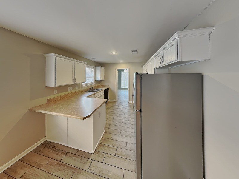 Building Photo - 1253 Travers Ln