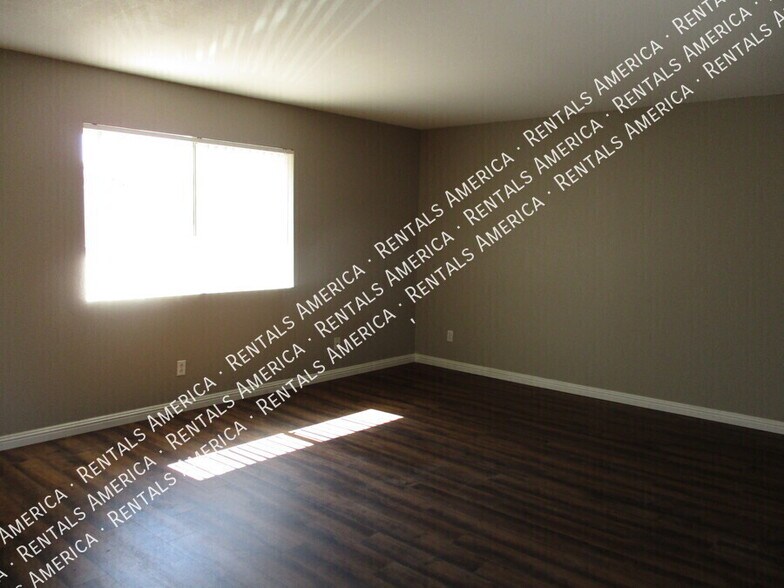 Building Photo - 1350 N 85th Pl