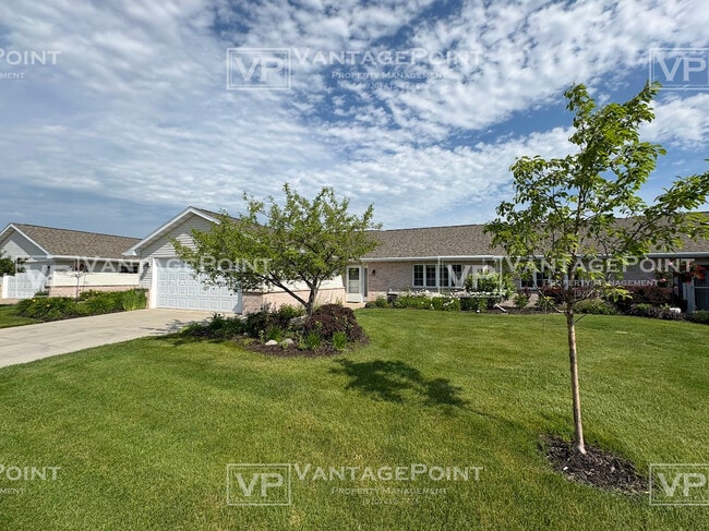 Building Photo - 1684 Twin Lakes Cir