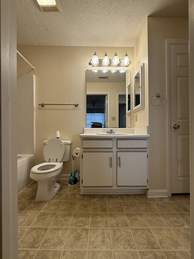 Building Photo - 1231 Ladys Island Dr