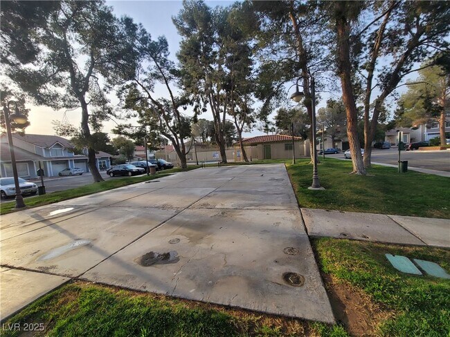 Building Photo - 108 Boysenberry Ln