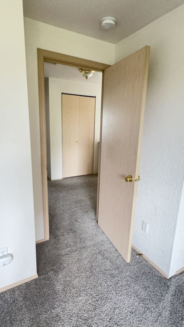 Building Photo - 15325-15327 Berry Valley Rd SE