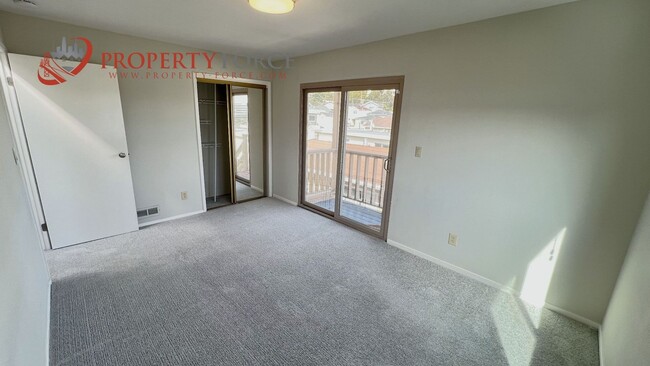 Building Photo - 116 Madrone Ave