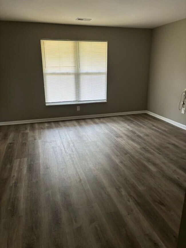 Building Photo - 3709 Beulah Rd