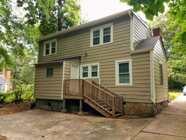 Building Photo - 2723 Memorial Dr SE