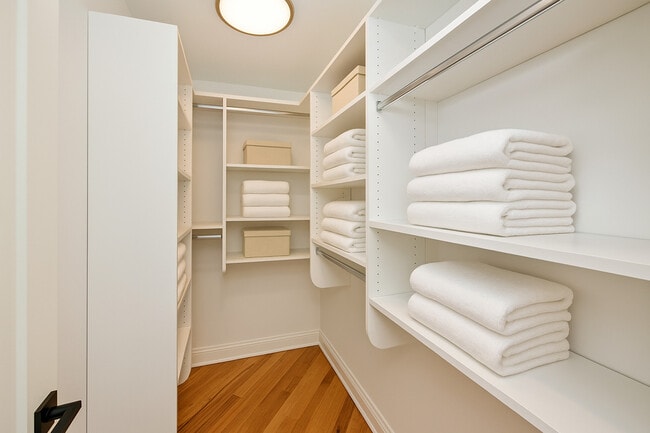 Building Photo - 5200 N Winthrop Ave