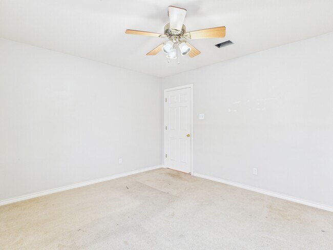 Building Photo - 3203 Von Trapp Ln