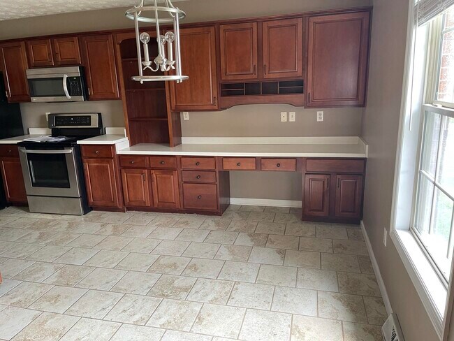 Building Photo - 1024 Heathcliff Dr