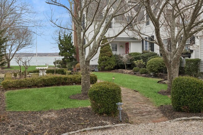 Building Photo - 424 4th St