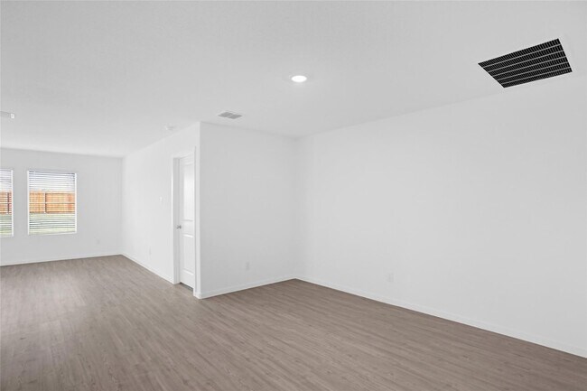Building Photo - 818 Ginkgo Wy