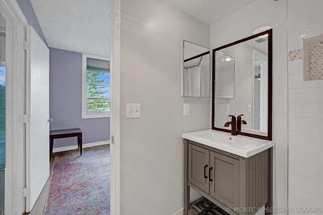 Building Photo - 9470 Poinciana Pl