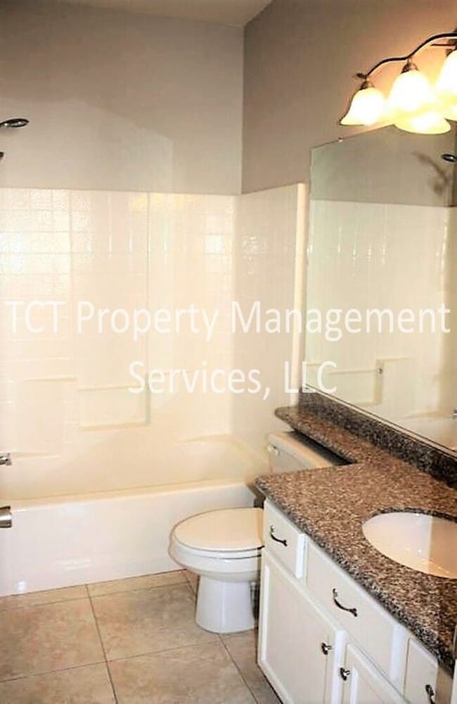 Building Photo - Beautiful 3 bedroom, 3 bathroom home in Mesa!