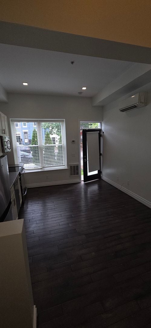 Building Photo - RAZDCPROPERTIES TRUST