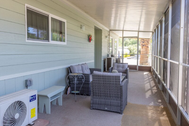 Building Photo - 1010 Palm Canyon Dr