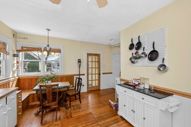 Building Photo - 28 Magnolia St