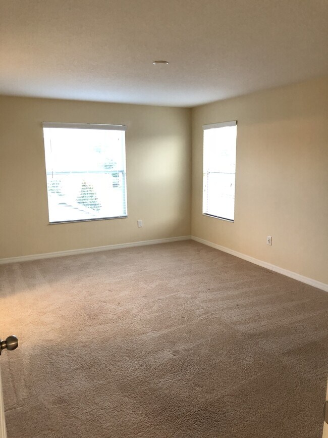 Building Photo - Beautiful Renovated 3/2.5 Located In Independence