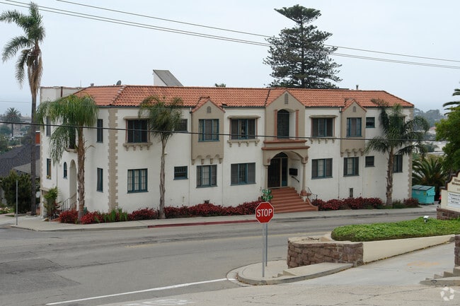 Primary Photo - Noble Hill Apartments