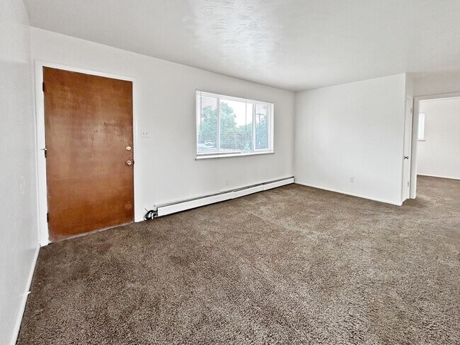 Building Photo - $0 DEPOSIT OPTION. 2 BED 1 BATH IN SOUTH WESTMINSTER