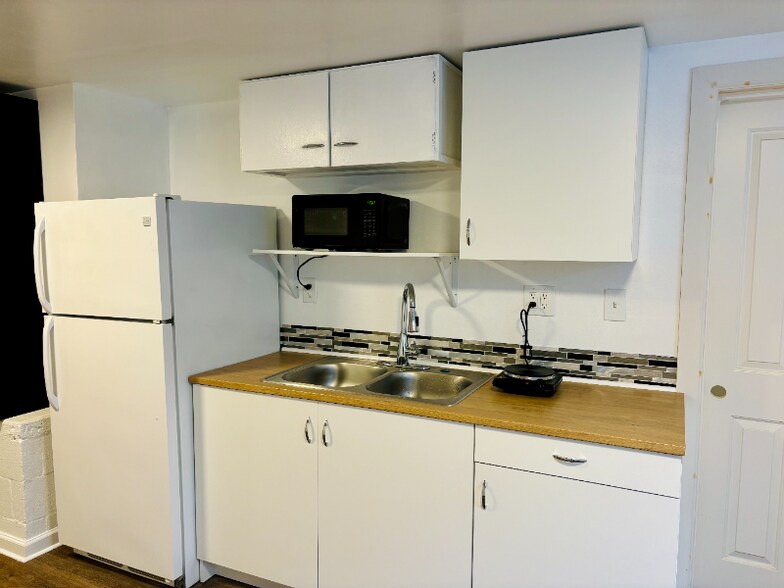 Building Photo - 13623 8th Ave SW