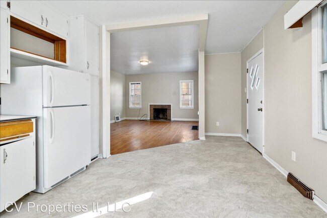 Building Photo - 4 br, 2 bath House - 1901 Iowa Street