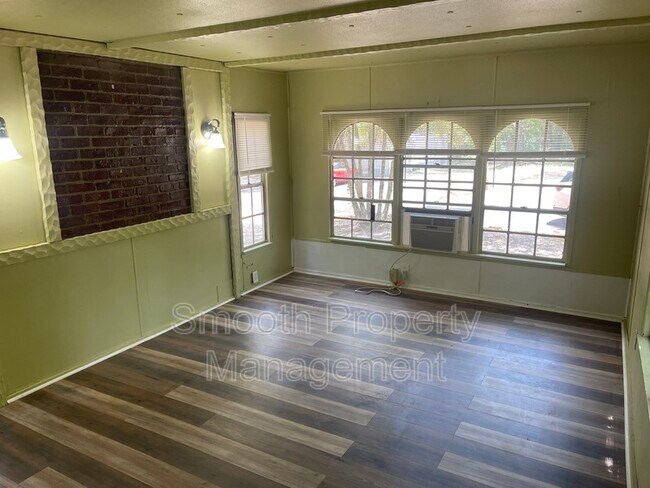 Building Photo - 4355 Trailer Park Ct