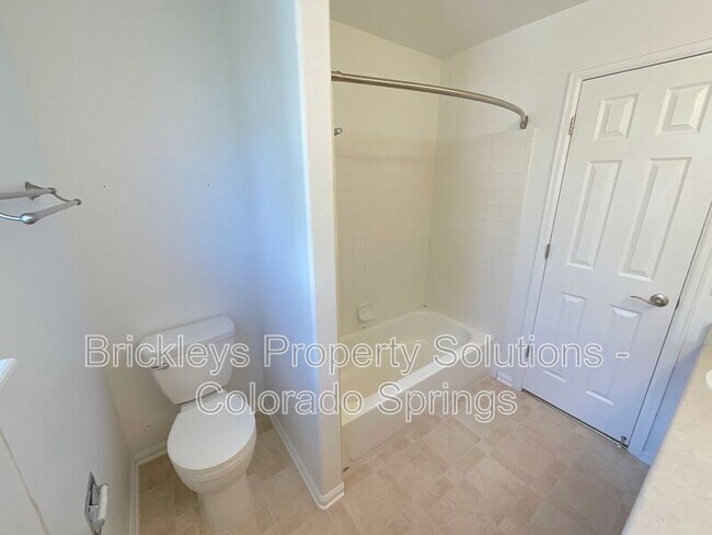 Building Photo - 7168 Prairie Wind Dr