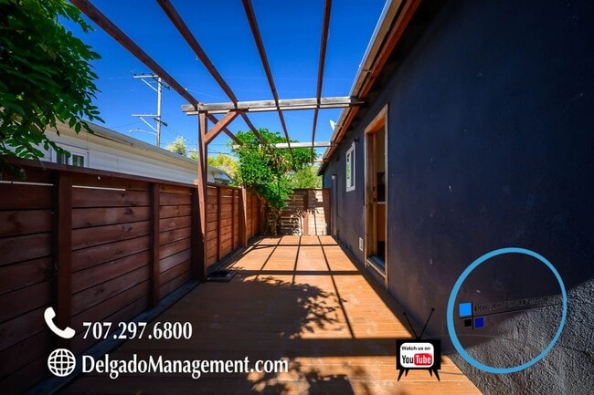 Building Photo - Enjoy Benicia living in this recently upgr...