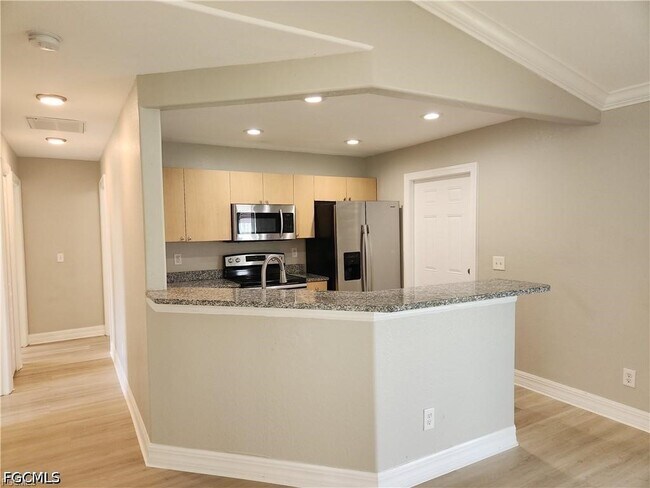 Building Photo - 827 NE 23rd Terrace