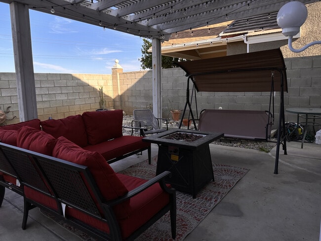 Building Photo - 16382 Applegate Dr