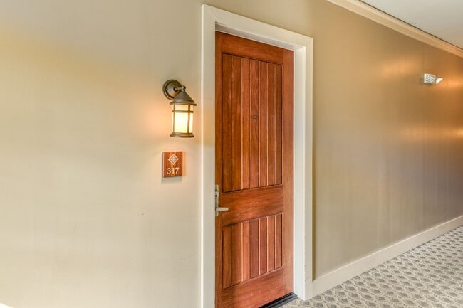 Building Photo - Romantic Getaway 5317