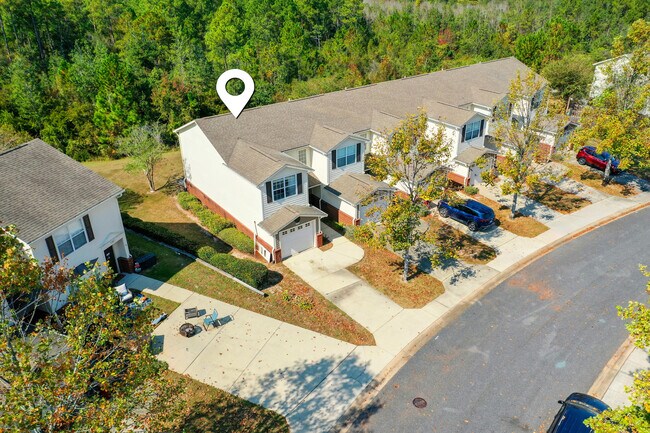 Building Photo - 759 Majestic Dr