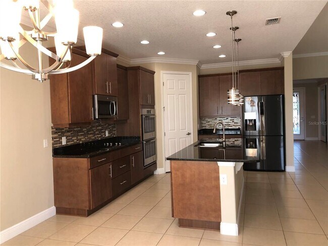 Building Photo - 3905 Redfin Pl