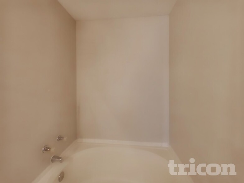 Building Photo - 7927 Wayside Trail