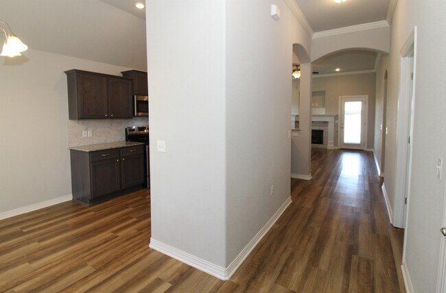 Building Photo - 4418 W Divide Dr