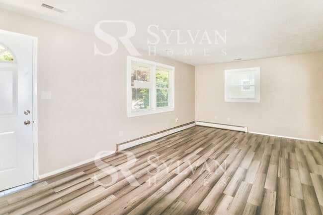 Building Photo - Easy living in this 3 BR, 1 BA Rancher