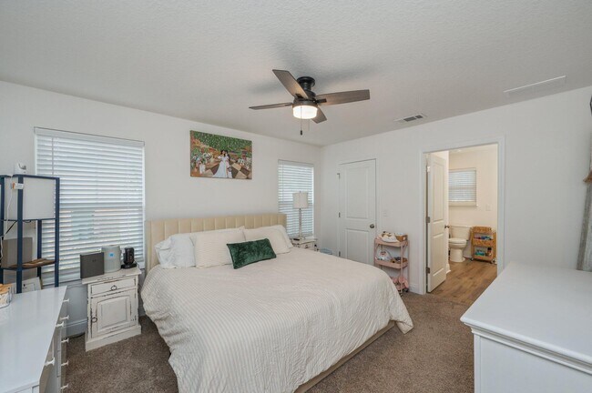 Building Photo - 691 S 11th St