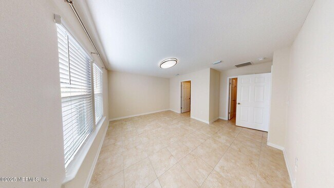 Building Photo - 141 Vicksburg Dr