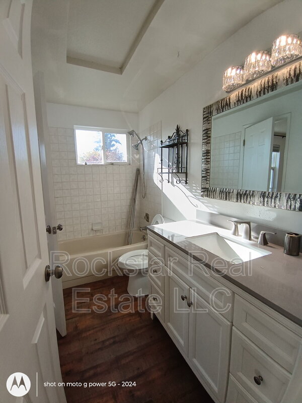 Building Photo - 3512 E 32nd Ave