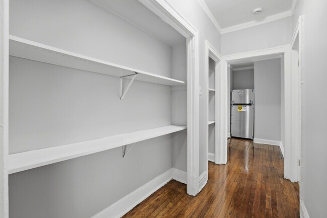 Building Photo - 7816 S Cornell Ave