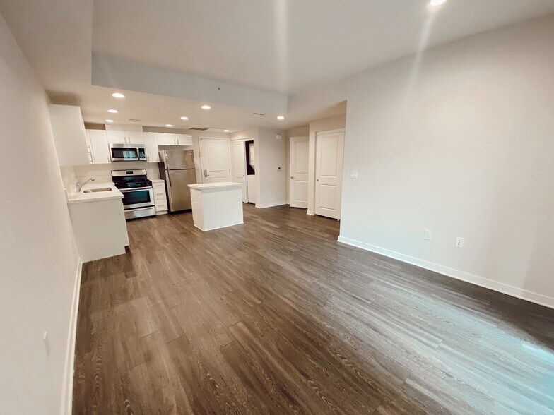 Building Photo - Villas at Valley Glen